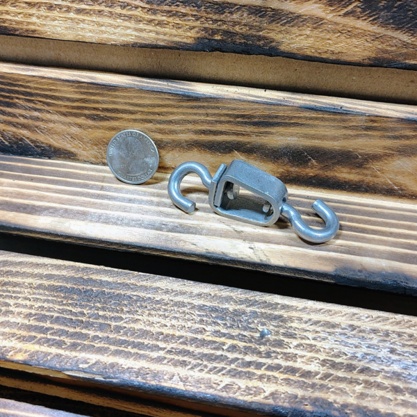 MB Crunch-Proof Swivels